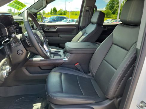 Used 2025 GMC Sierra 1500 SLT w/ SLT Premium Plus Package AWD/4WD image 16