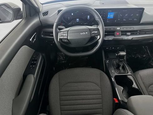 Used 2025 Kia K4 EX FWD image 21