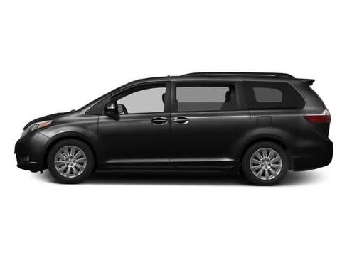 Used 2016 Toyota Sienna XLE Premium w/ Outdoor Package AWD/4WD image 3