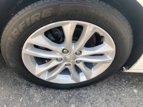 Used 2017 Chevrolet Malibu LT FWD image 34