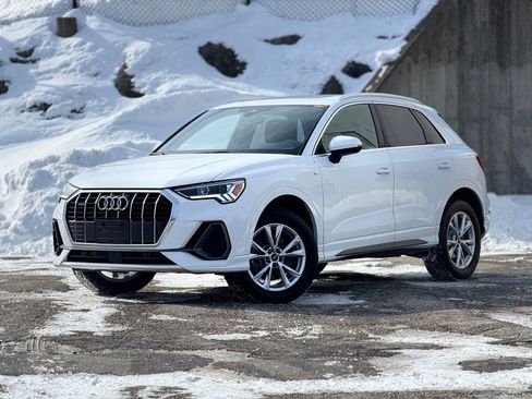 Used 2025 Audi Q3 2.0T Premium image 1