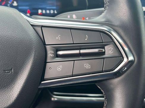 Used 2025 Chevrolet Equinox LT w/ Convenience Package II image 24