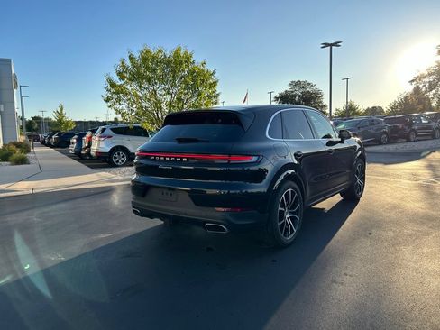 Used 2024 Porsche Cayenne AWD/4WD image 7