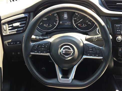 Used 2019 Nissan Rogue Sport SV image 13