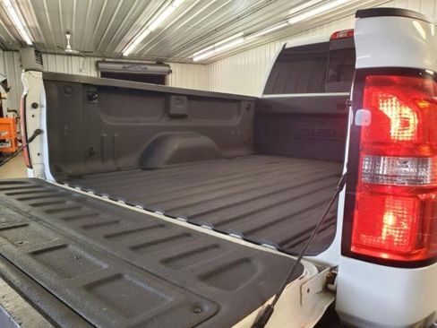 Used 2017 GMC Sierra 2500 Denali w/ Duramax Plus Package image 8