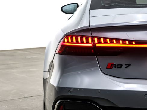 Used 2024 Audi RS 7 Performance w/ Black Optic Package image 15
