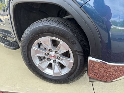 Used 2019 GMC Sierra 1500 SLE w/ SLE Value Package AWD/4WD image 37