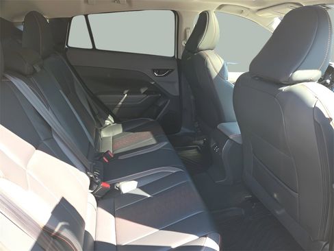 Used 2024 Subaru Crosstrek 2.5i Limited w/ Crosstrek Mirror Package image 14
