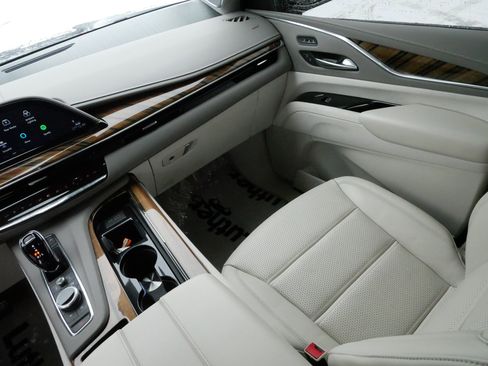 Certified 2023 Cadillac Escalade ESV Sport Platinum image 11