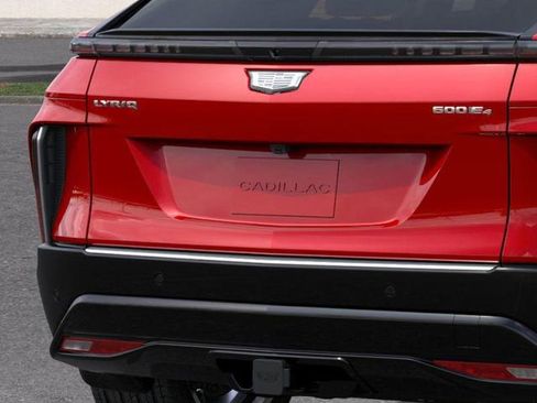 New 2025 Cadillac Lyriq Luxury image 14