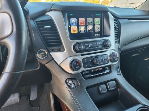 Used 2017 GMC Yukon SLT image 13