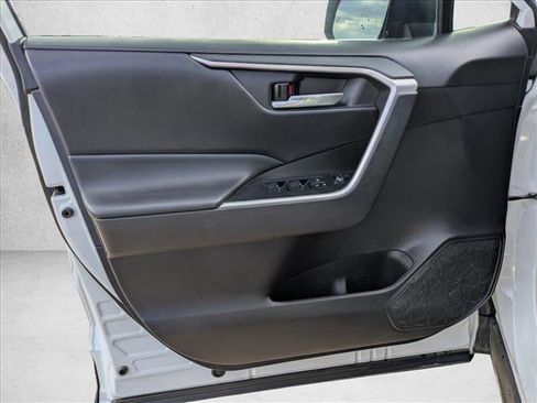 Used 2023 Toyota RAV4 AWD Hybrid image 8