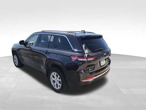 Used 2024 Jeep Grand Cherokee Limited w/ Trailer Tow Package AWD/4WD image 4