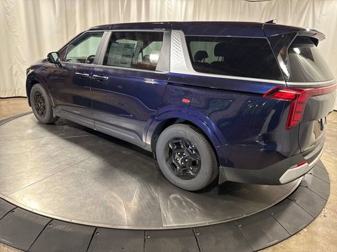 New 2026 Kia Carnival FWD image 7