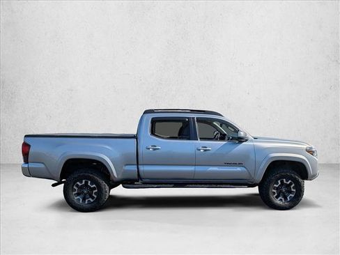 Used 2023 Toyota Tacoma SR5 AWD/4WD image 4