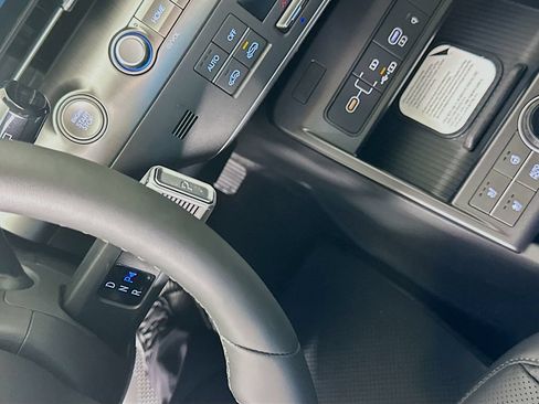 New 2026 Hyundai Kona Limited FWD image 14