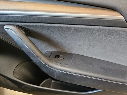 Used 2023 Tesla Model 3 Standard Range RWD image 6