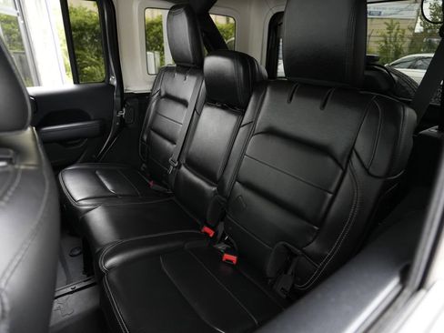 Used 2018 Jeep Wrangler Unlimited Sahara w/ Dual Top Group AWD/4WD image 26