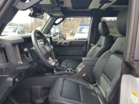 New 2026 Ford Bronco Badlands w/ Sasquatch Package AWD/4WD image 8