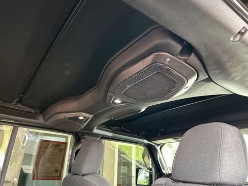 Used 2024 Jeep Gladiator Sport image 28