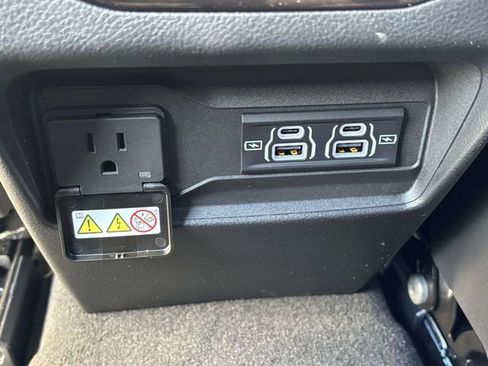 New 2025 Jeep Grand Cherokee Altitude image 9