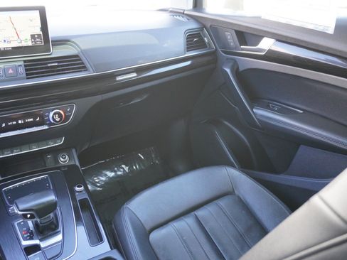 Used 2019 Audi Q5 2.0T Premium Plus w/ Premium Plus Package AWD/4WD image 17