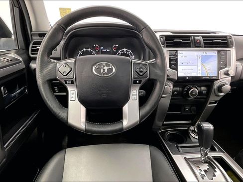 Used 2020 Toyota 4Runner SR5 Premium image 4