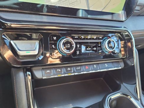 Used 2024 GMC Sierra 1500 AT4 w/ Technology Package image 17