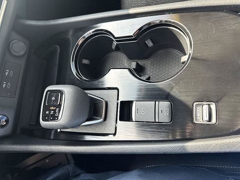 Certified 2025 Nissan Rogue SV FWD image 26