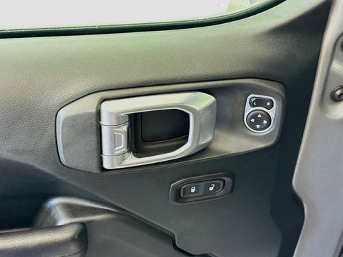 Used 2018 Jeep Wrangler Unlimited Rubicon image 22