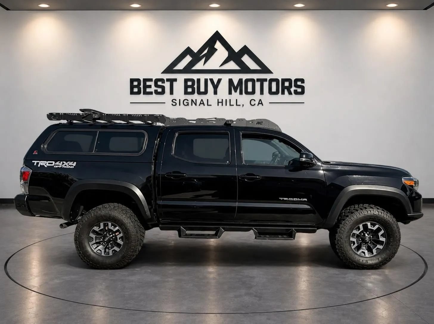 Used 2022 Toyota Tacoma TRD Off-Road AWD/4WD image 9