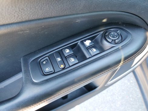 Used 2018 Jeep Compass Limited w/ Navigation Group image 18