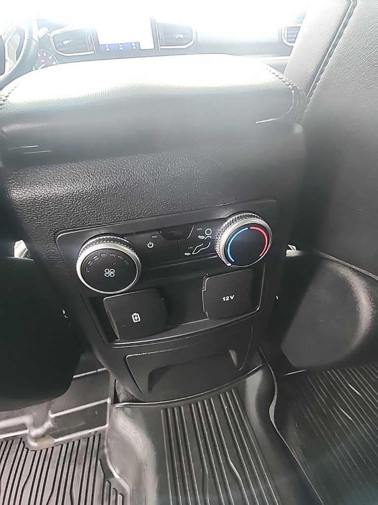 Used 2023 Ford Explorer XLT w/ Equipment Group 202A AWD/4WD image 17