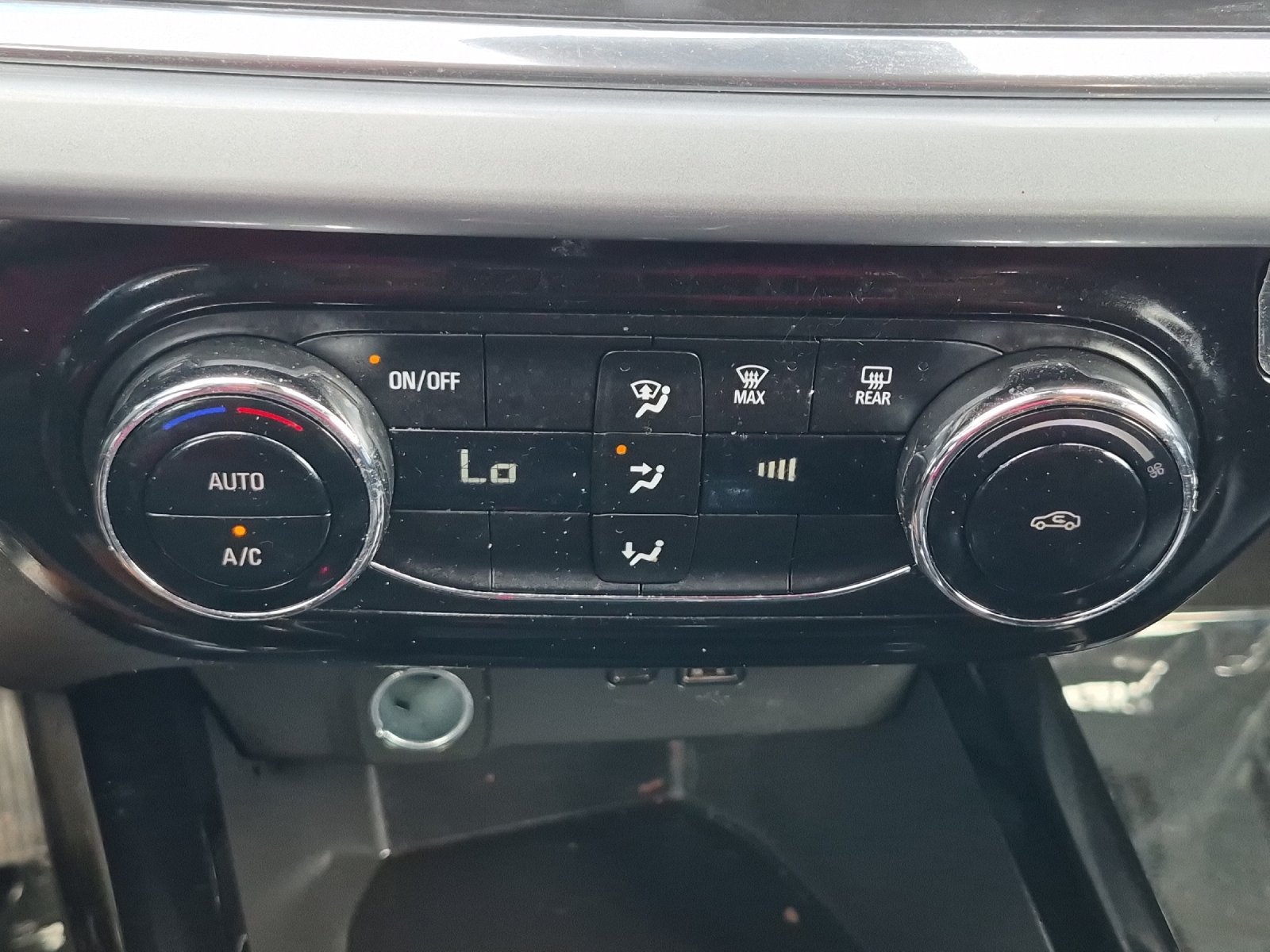 Used 2026 Chevrolet Trax LT FWD image 18