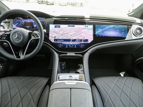 Used 2024 Mercedes-Benz EQS 580 4MATIC Sedan image 12