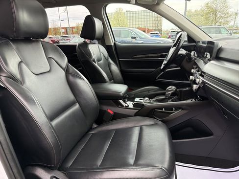 Used 2025 Kia Telluride S image 11