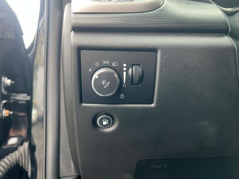 Used 2021 Jeep Grand Cherokee Laredo X image 18