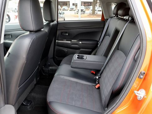 Used 2024 Mitsubishi Outlander Sport SE image 17