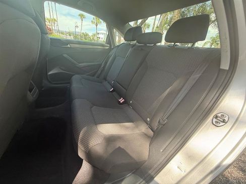 Used 2012 Volkswagen Passat 2.5 S FWD image 11