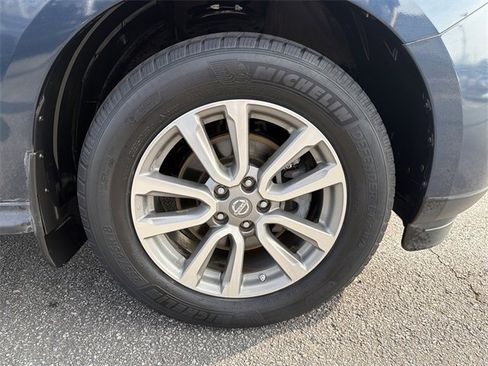 Used 2014 Nissan Pathfinder SL image 12