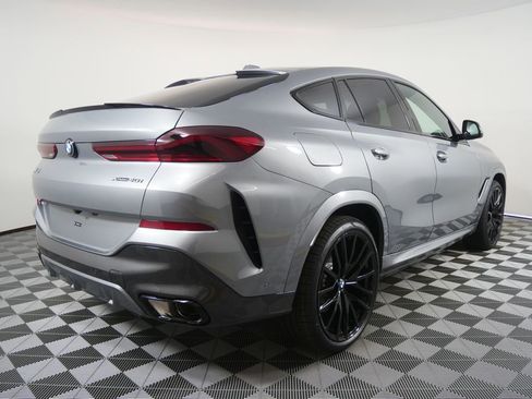 New 2026 BMW X6 xDrive40i image 3