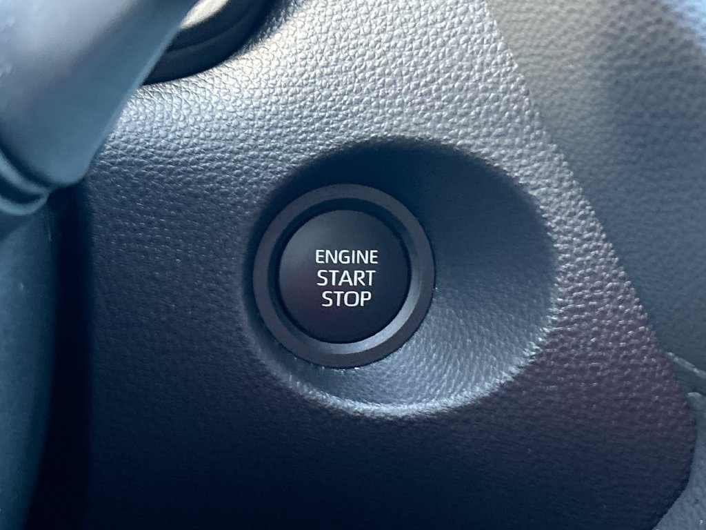 Certified 2025 Toyota Corolla Cross LE FWD image 18