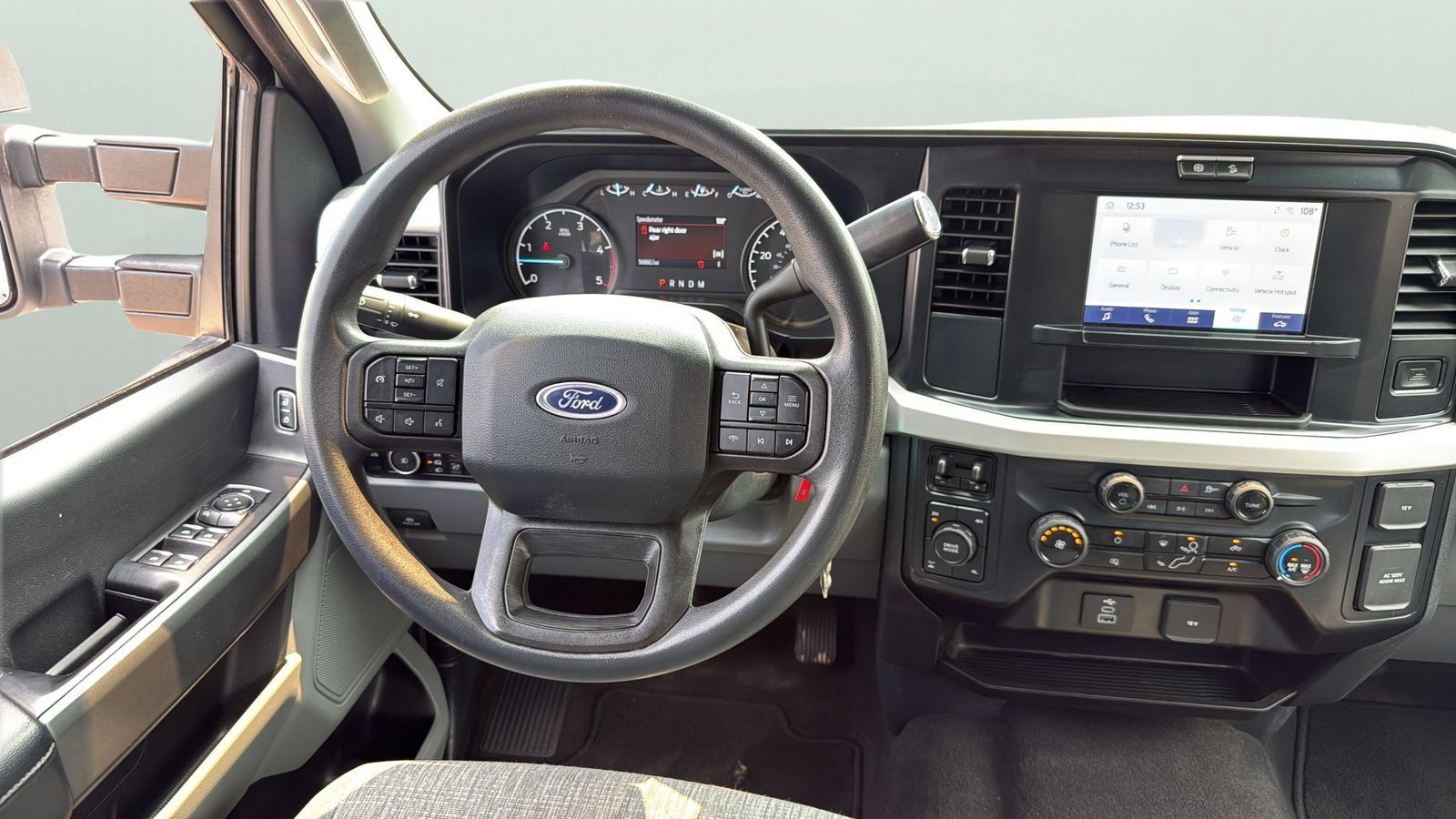 Used 2025 Ford F250 XLT w/ FX4 Off-Road Package AWD/4WD image 11