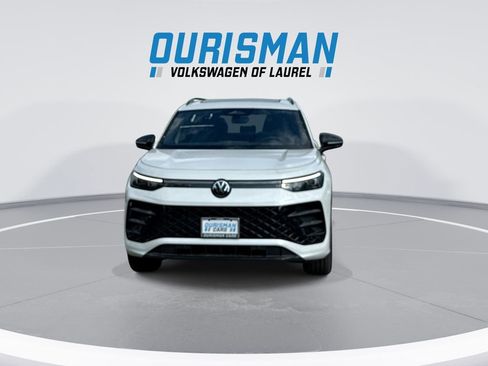 New 2026 Volkswagen Tiguan SE R-Line FWD image 3