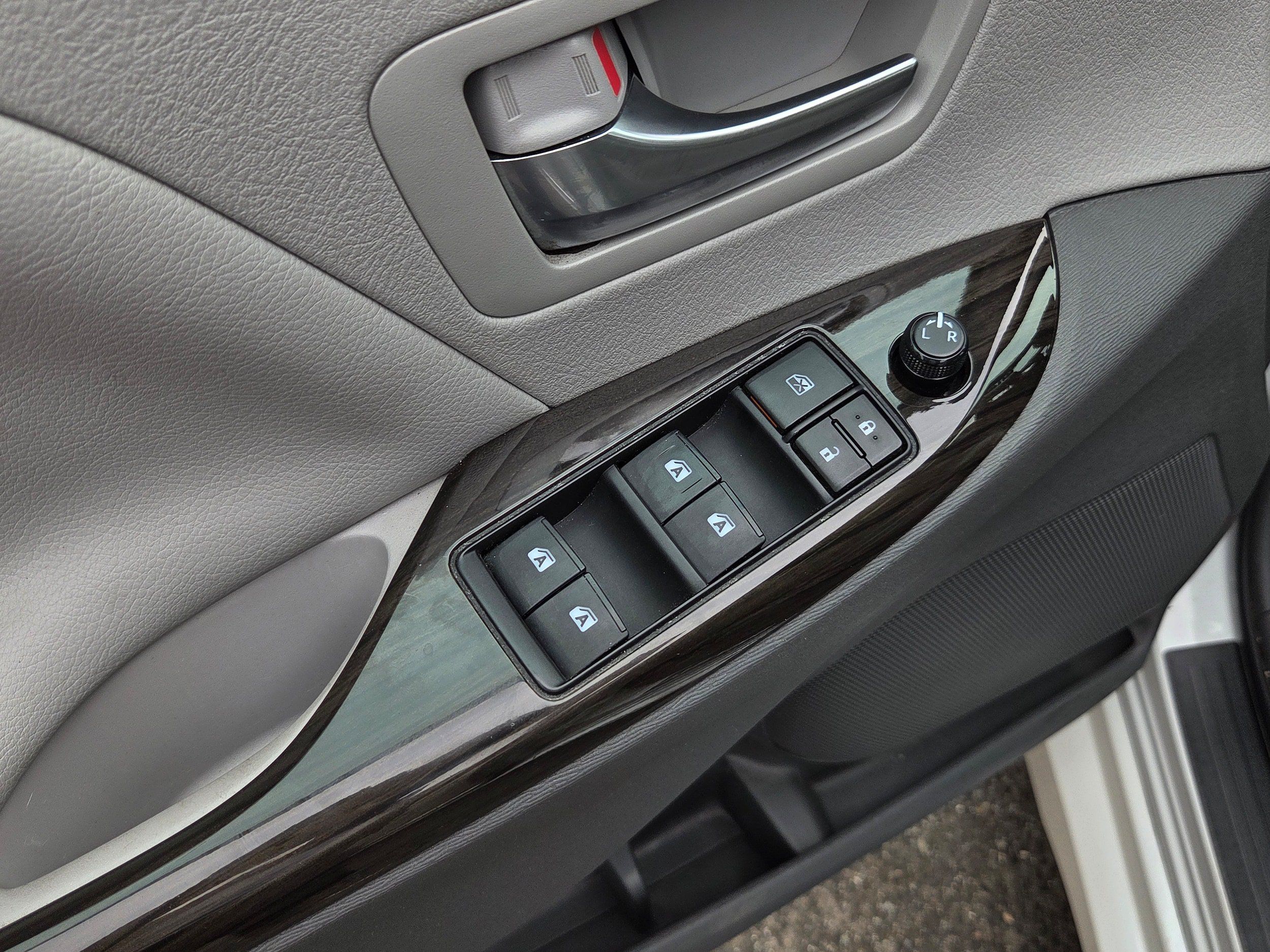 Used 2020 Toyota Sienna XLE FWD image 30