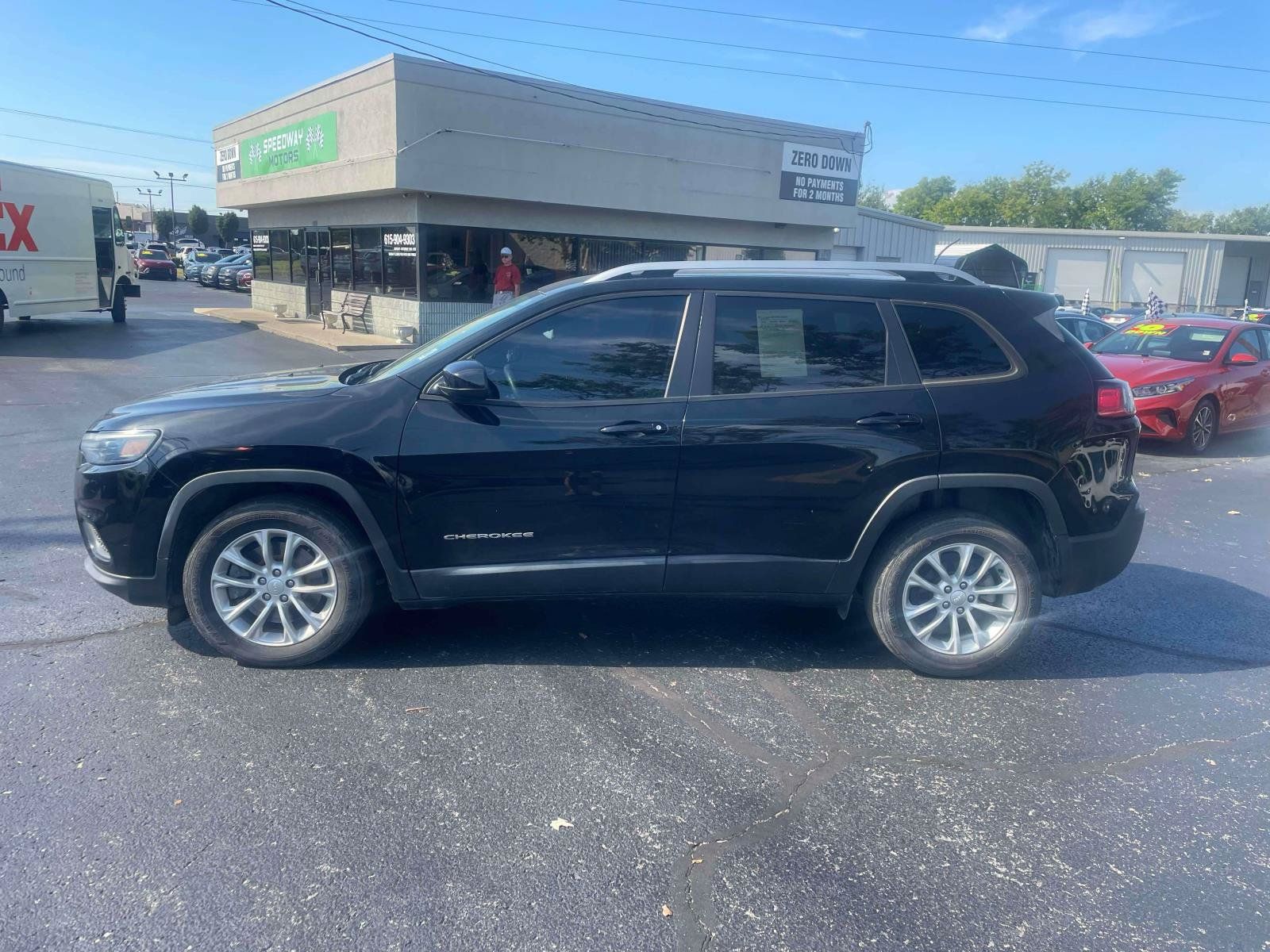 Used 2020 Jeep Cherokee Latitude FWD image 4
