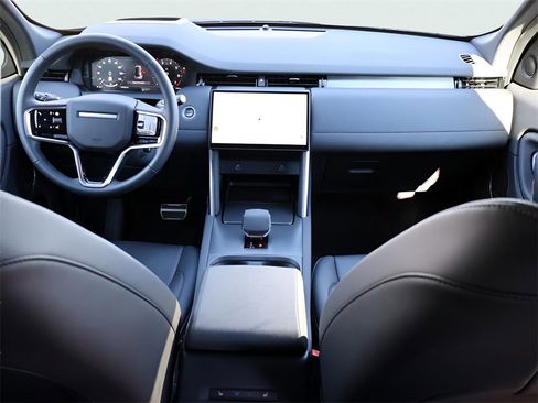 Certified 2025 Land Rover Discovery Sport Dynamic SE image 15