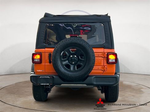 Used 2025 Jeep Wrangler Sport image 4