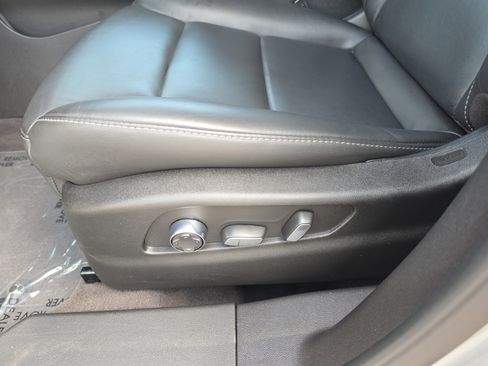 Certified 2025 Cadillac XT4 Premium Luxury FWD image 17