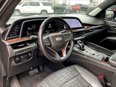 Used 2022 Cadillac Escalade ESV Sport Platinum image 5